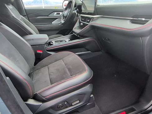 Used 2025 Ford Explorer ST RWD image 31