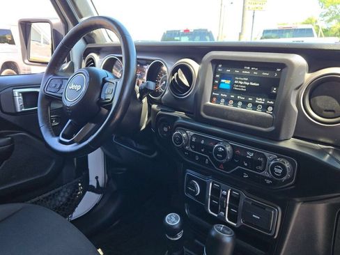 Used 2021 Jeep Wrangler Unlimited Sport AWD/4WD image 11