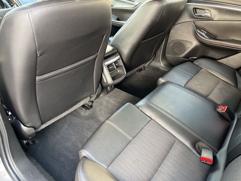 Used 2017 Chevrolet Impala LT FWD image 7