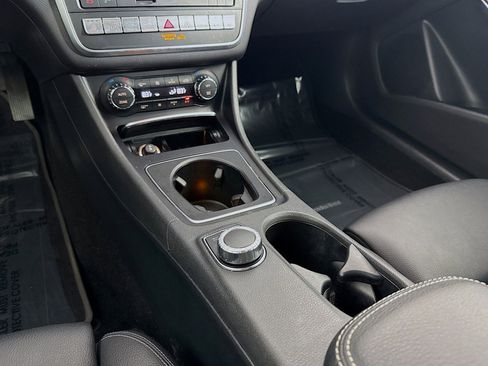 Used 2018 Mercedes-Benz GLA 250 4MATIC image 5