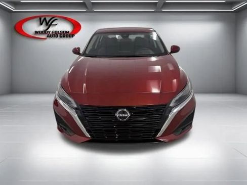 Used 2023 Nissan Altima 2.5 SV FWD image 2
