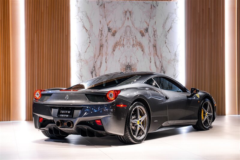Used 2015 Ferrari 458 Italia Coupe RWD image 4