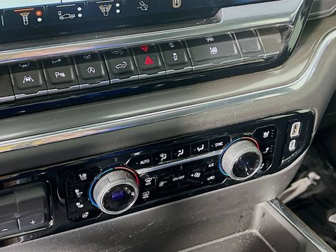 Certified 2024 Chevrolet Silverado 1500 High Country w/ Technology Package AWD/4WD image 15