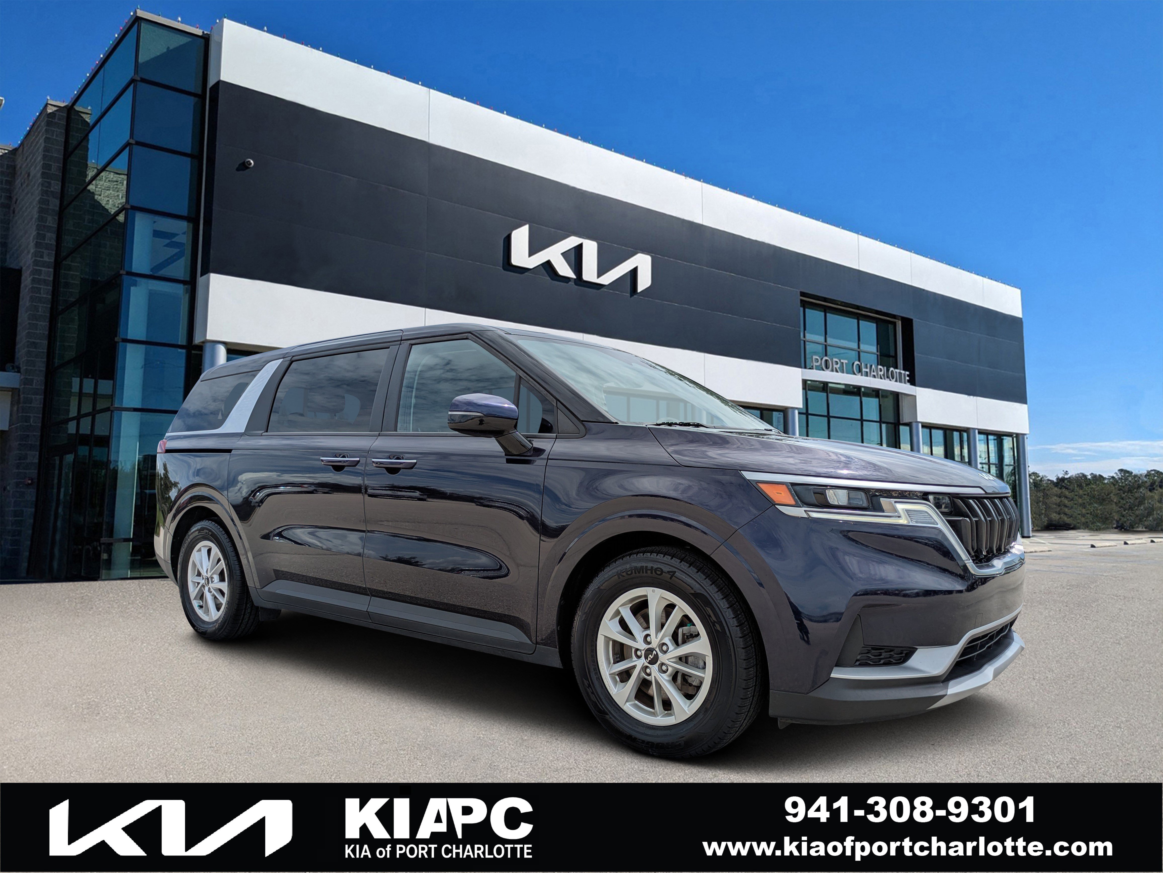 Certified 2024 Kia Carnival LX FWD image 1
