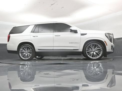 Used 2025 GMC Yukon Denali Ultimate AWD/4WD image 53