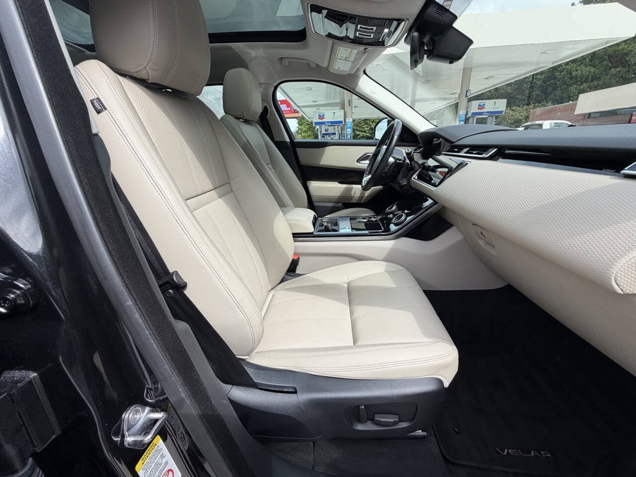 Used 2018 Land Rover Range Rover Velar S AWD/4WD image 7