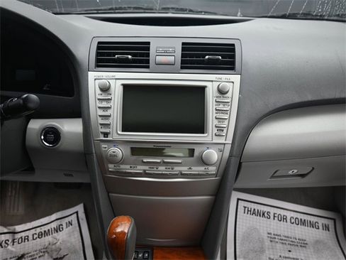 Used 2010 Toyota Camry XLE image 15