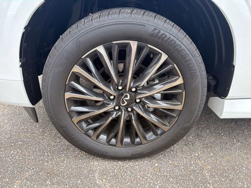 Used 2025 INFINITI QX80 Autograph image 2