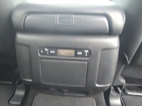 Used 2024 Nissan Armada SL w/ Captain's Chairs Package image 35