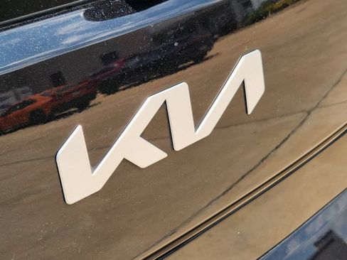 Certified 2023 Kia Soul LX w/ Option Group 015 FWD image 11