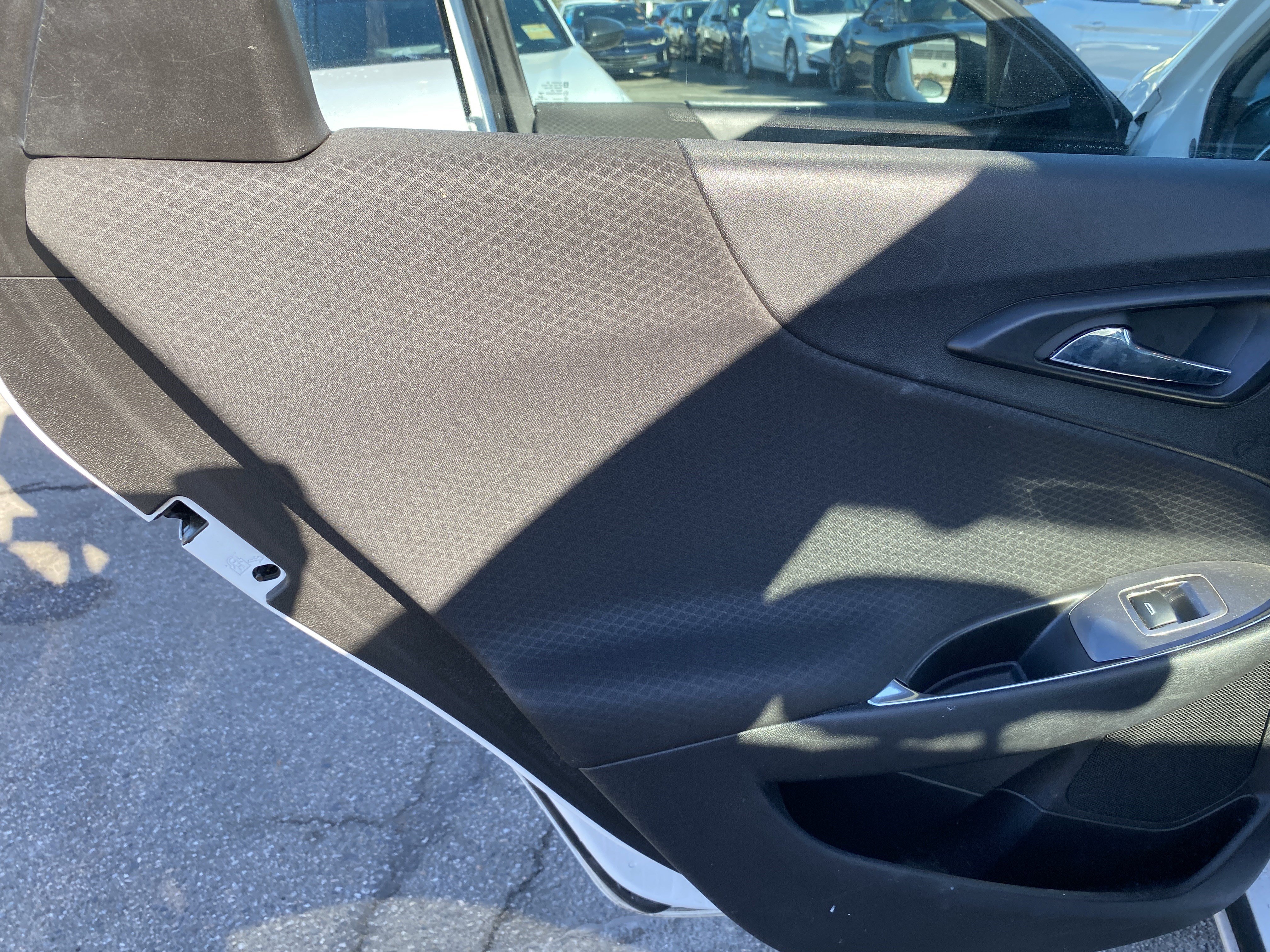 Used 2017 Chevrolet Malibu LT FWD image 15