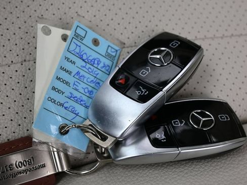 Used 2019 Mercedes-Benz E 300 image 30