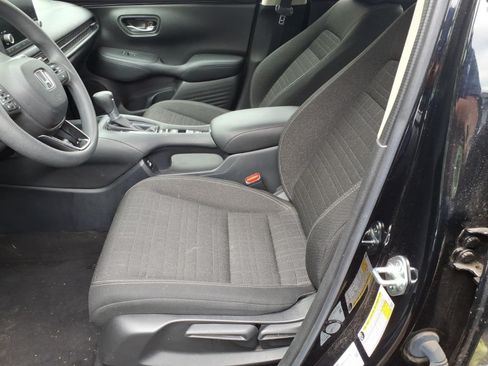 Used 2023 Honda HR-V LX image 9