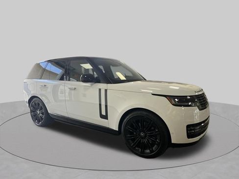 Used 2025 Land Rover Range Rover SE AWD/4WD image 3