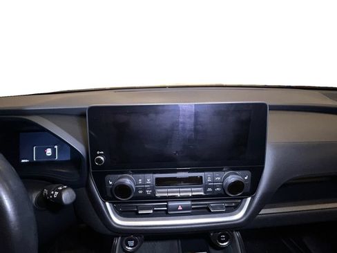Used 2024 Toyota Grand Highlander AWD image 10