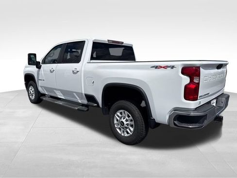 Used 2023 Chevrolet Silverado 2500 LT AWD/4WD image 3