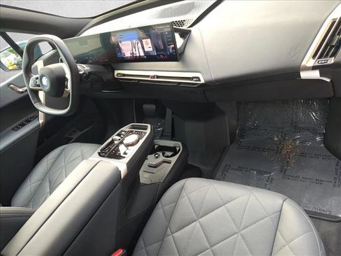 Certified 2023 BMW iX xDrive50 image 27