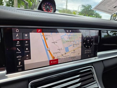 Used 2018 Porsche Panamera 4S AWD/4WD image 3