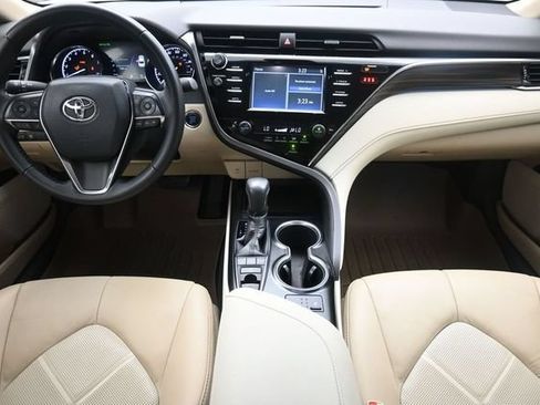 Used 2018 Toyota Camry XLE FWD image 20