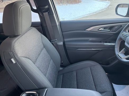 New 2025 Chevrolet Traverse LT w/ Midnight/Sport Edition image 37