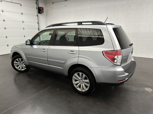 Used 2012 Subaru Forester 2.5X Limited AWD/4WD image 6