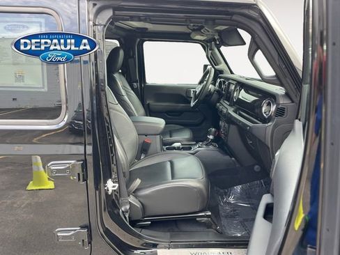 Used 2021 Jeep Wrangler Unlimited Rubicon w/ Trailer Tow Package image 19