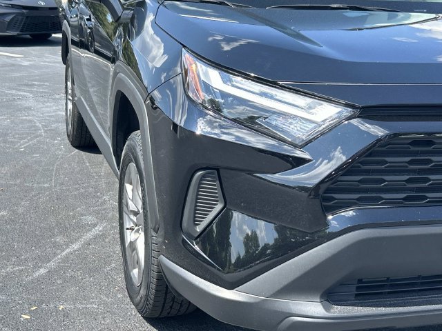 Used 2025 Toyota RAV4 XLE AWD/4WD image 10