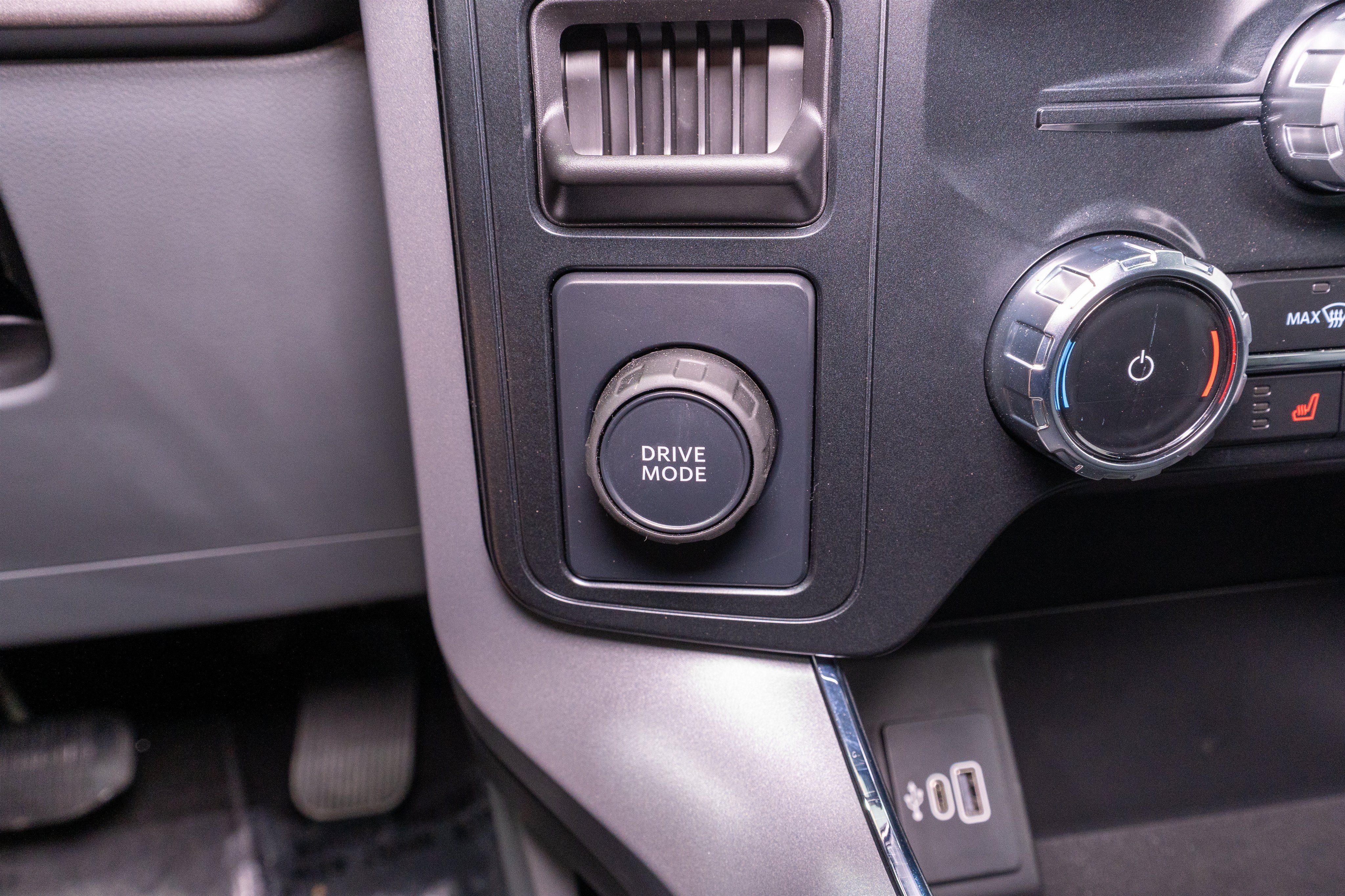 Used 2025 Ford F150 XLT w/ Equipment Group 302A MID RWD image 25