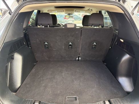 Used 2020 Ford Escape SE image 25