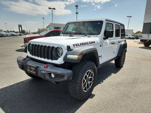 Used 2025 Jeep Wrangler Unlimited Rubicon AWD/4WD image 3