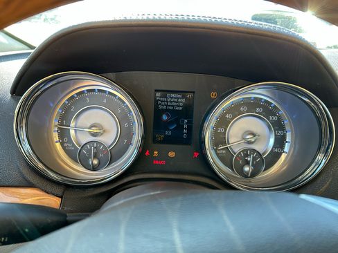 Used 2013 Chrysler 300 C w/ Beats Audio Group image 22