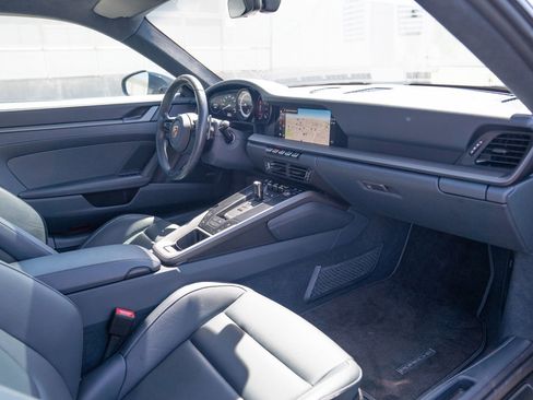 Used 2024 Porsche 911 Carrera RWD image 25
