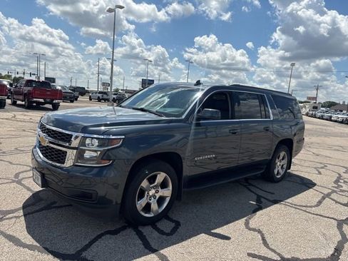 Used 2019 Chevrolet Suburban LT AWD/4WD image 3