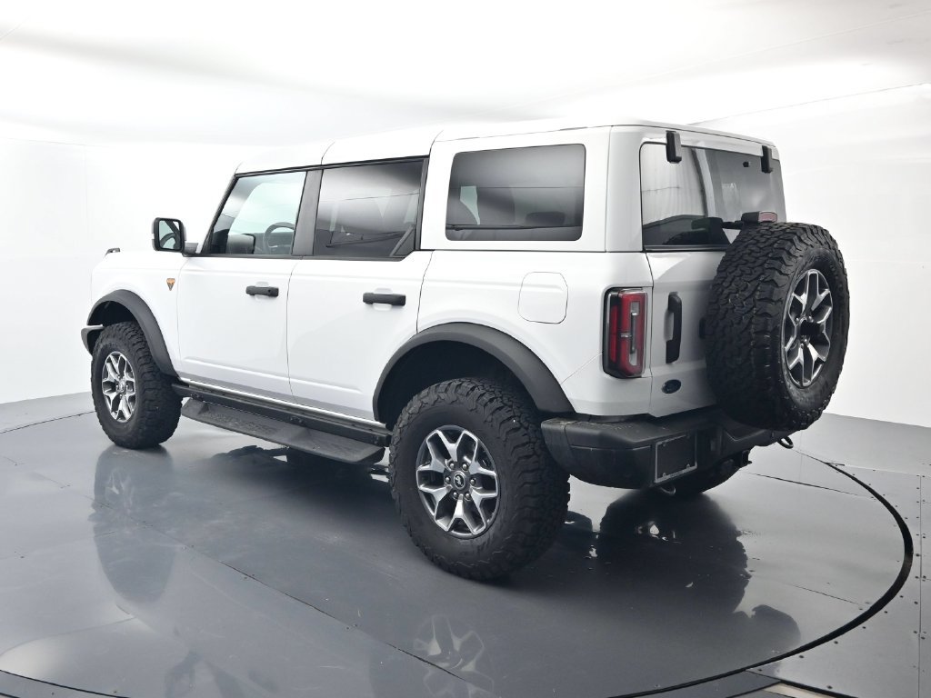 Used 2025 Ford Bronco Badlands AWD/4WD image 3