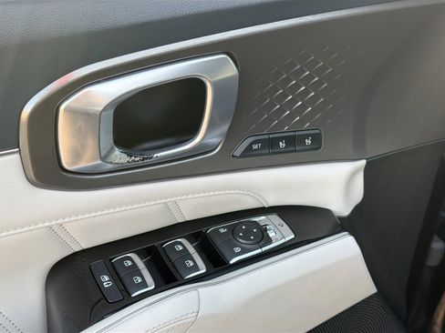 Used 2022 Kia Sorento SX Prestige w/ Panoramic Sunroof Package image 23