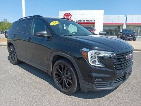 Used 2022 GMC Terrain SLE w/ Elevation Edition FWD image 1