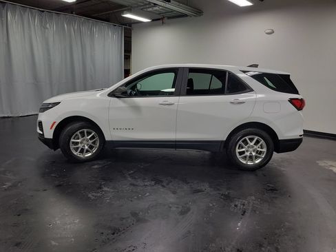 Used 2022 Chevrolet Equinox LS w/ LPO, Floor Liner Package FWD image 5
