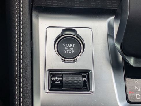 Used 2026 Jaguar F-PACE R-Dynamic S image 17