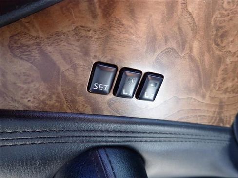 Used 2021 Nissan Armada SL w/ Captain's Chairs Package image 16