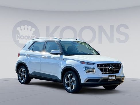New 2025 Hyundai Venue SEL image 10