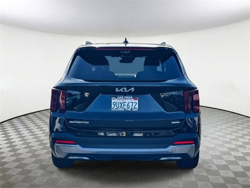 Certified 2025 Kia Sorento SX Prestige image 7