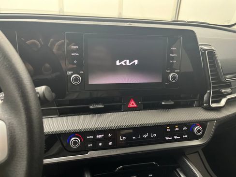Used 2023 Kia Sportage LX AWD/4WD image 19