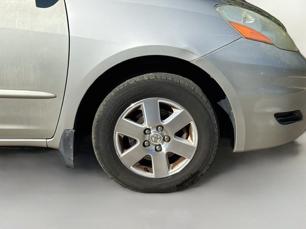 Used 2006 Toyota Sienna LE w/ LE Pkg 3 FWD image 37