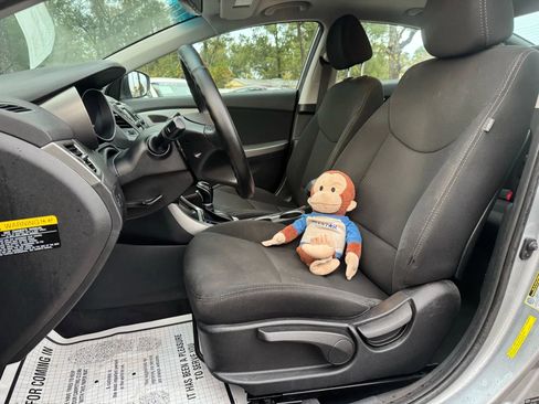 Used 2015 Hyundai Elantra SE w/ Option Group 03 image 14