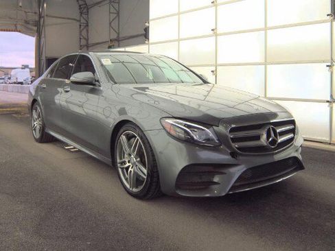 Used 2017 Mercedes-Benz E 300 image 2