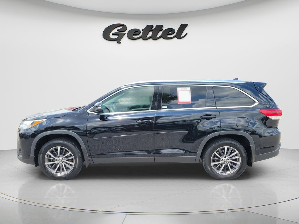 Used 2019 Toyota Highlander XLE AWD/4WD image 8