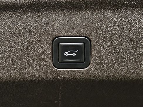 Used 2021 GMC Yukon SLT w/ SLT Premium Package image 11