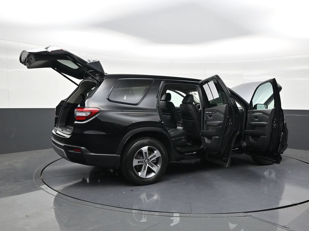Used 2025 Honda Pilot EX-L image 28