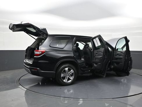 Used 2025 Honda Pilot EX-L image 28