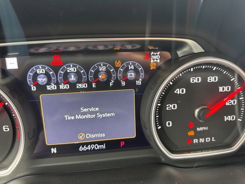 Used 2019 Chevrolet Silverado 1500 High Country w/ Technology Package image 12